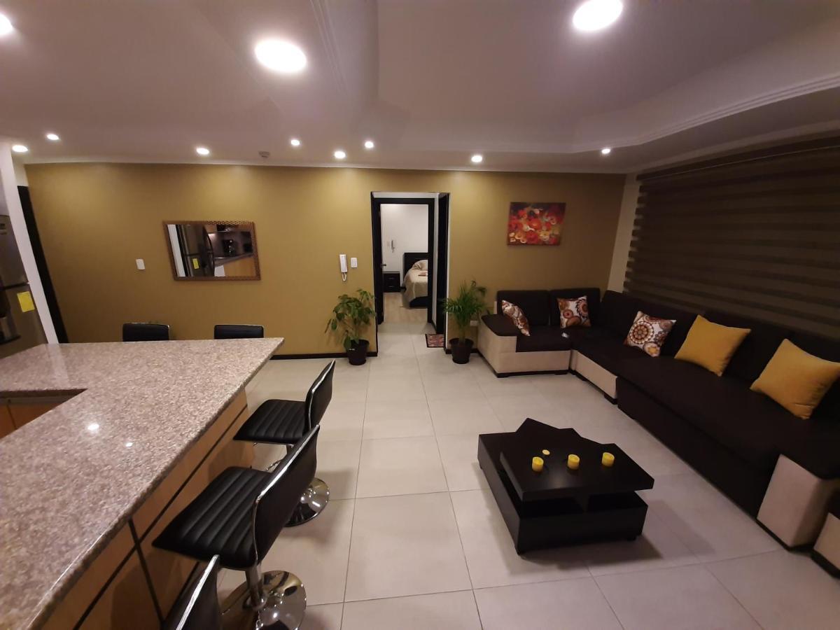 Condominio La Victoria, Departamento En Cuenca 1 エクステリア 写真