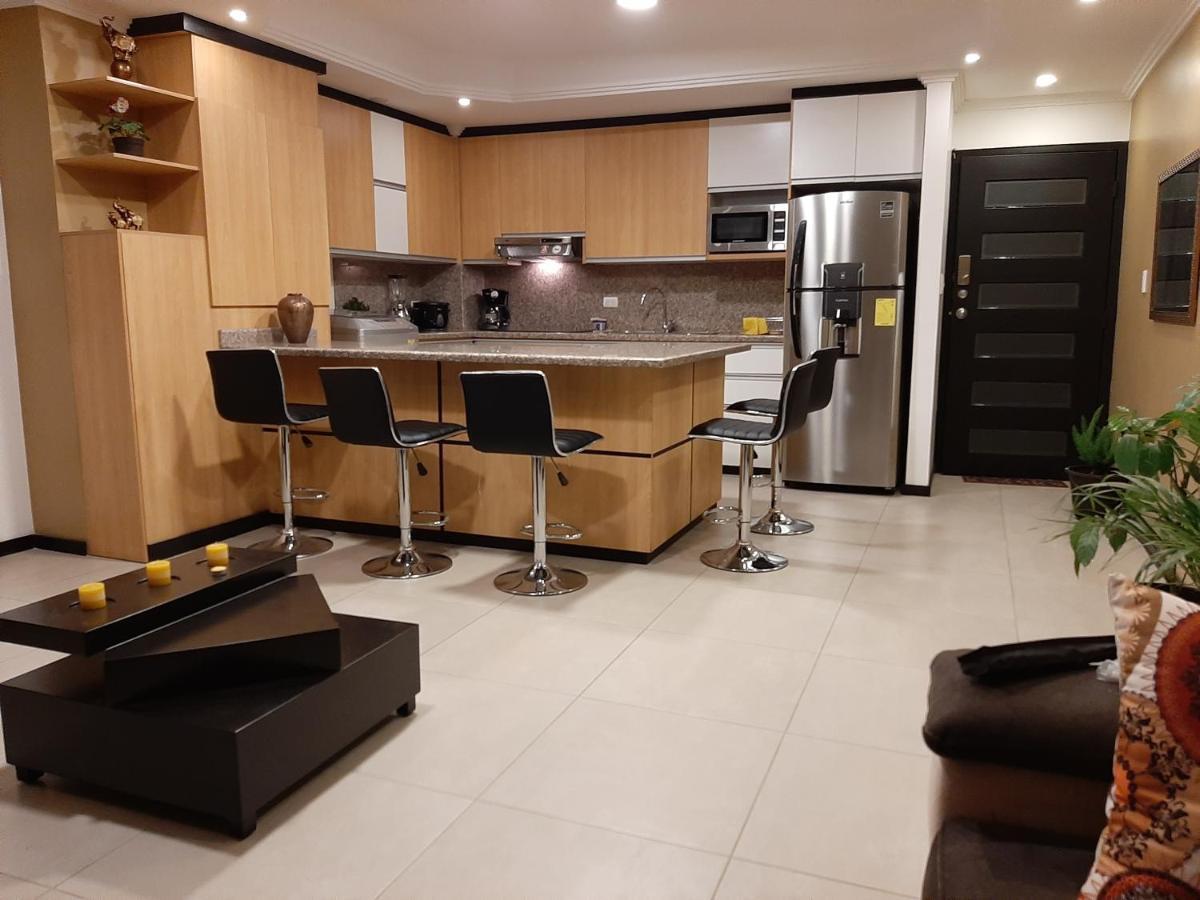 Condominio La Victoria, Departamento En Cuenca 1 エクステリア 写真