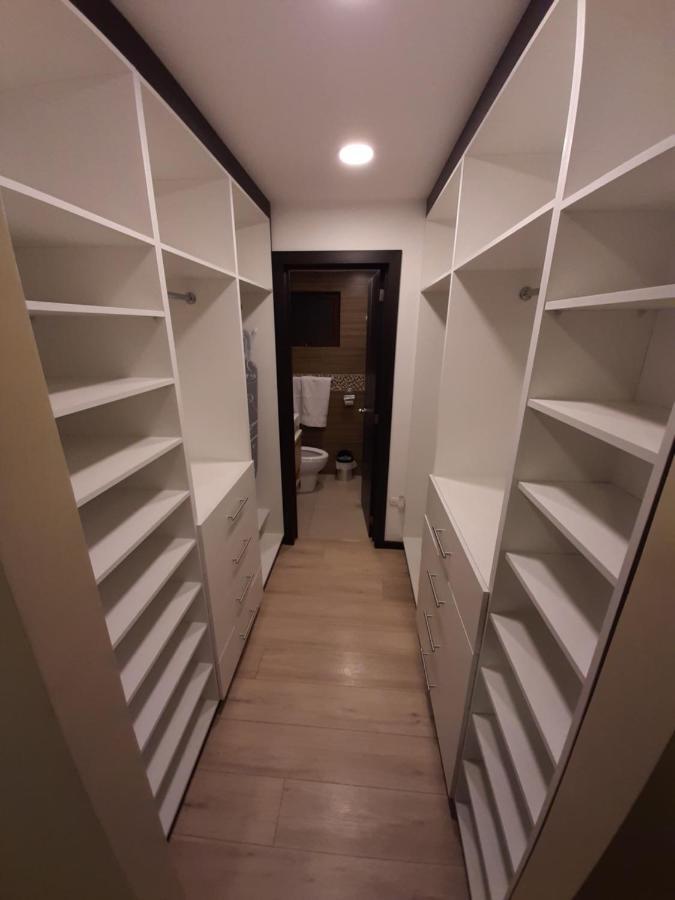 Condominio La Victoria, Departamento En Cuenca 1 エクステリア 写真